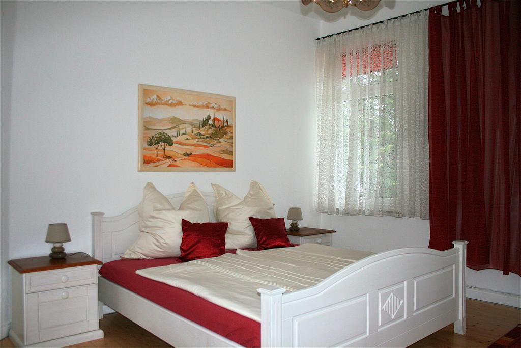 Ferienwohnung Am Kurpark Бад-Нендорф Номер фото